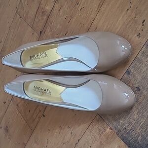 New Michael Kors Flex Pump